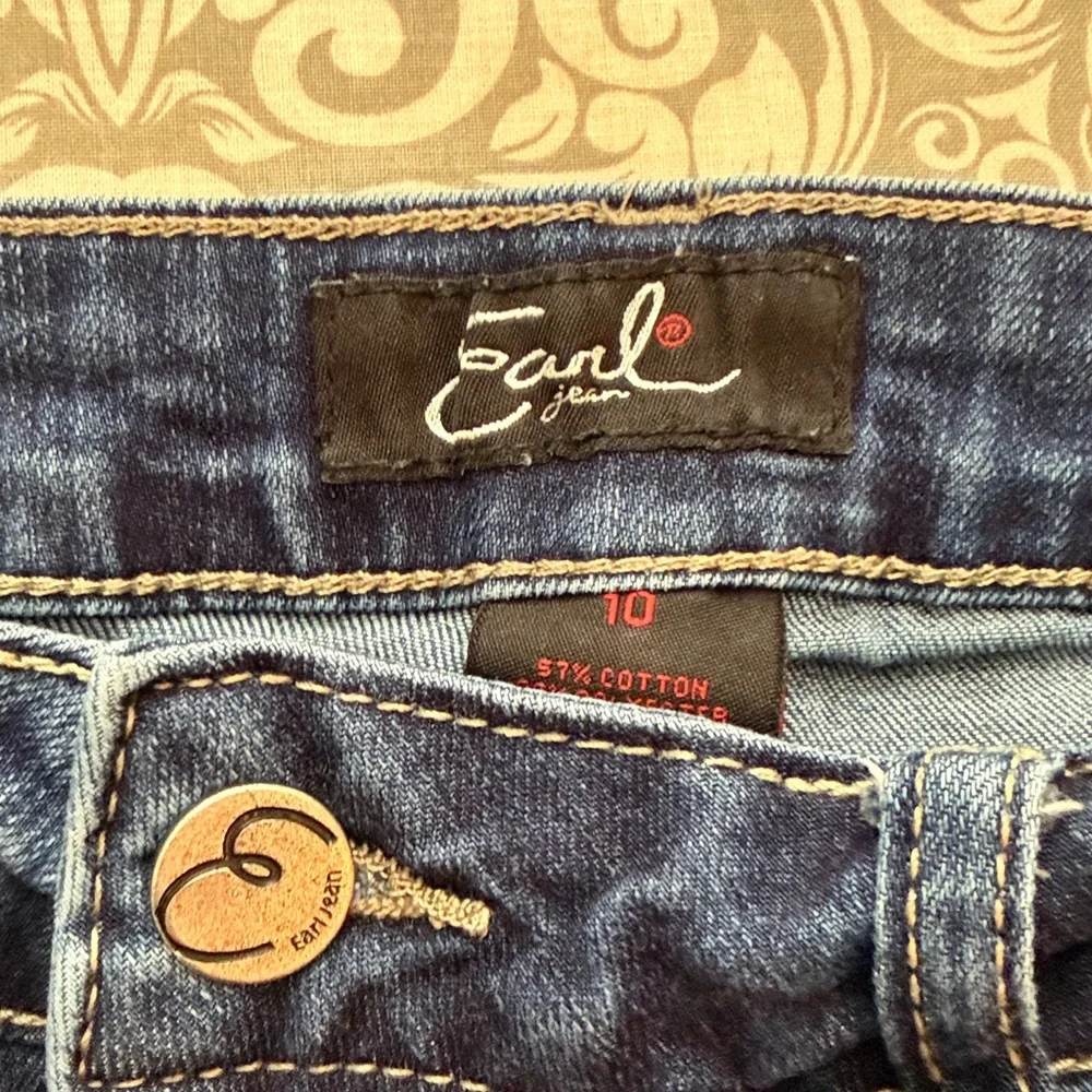 Earl Jeans Dark Blue Denim Shorts with Logo Patch - Picture 4 of 4